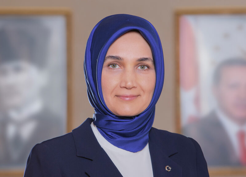 Afyonkarahisar Valisi Doç. Dr. Kübra Güran Yiğitbaşı, yılbaşı öncesi alınan