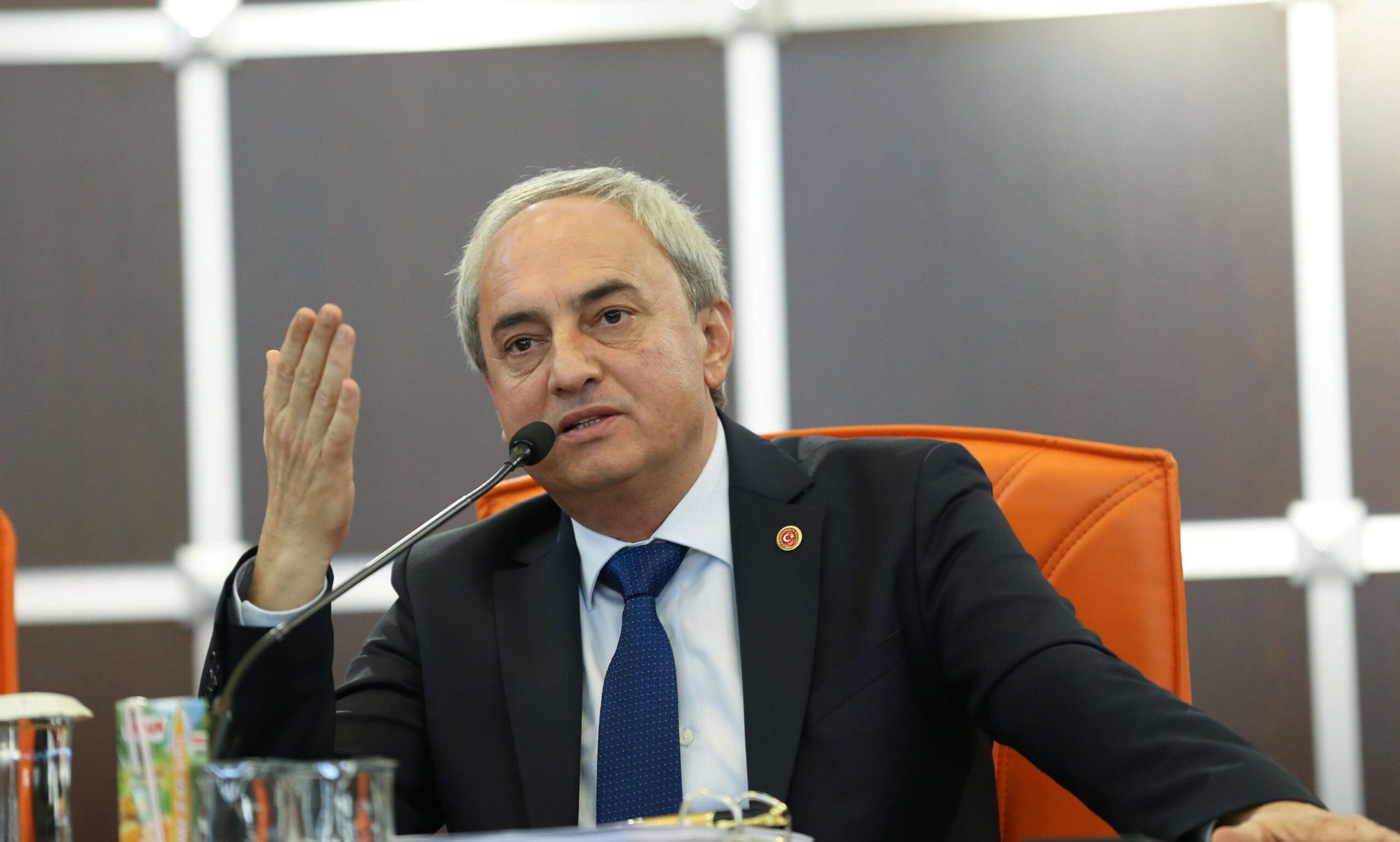 Başkan Mesut Kocagöz, yılın son meclis toplantısında geçmiş dönemden kalan