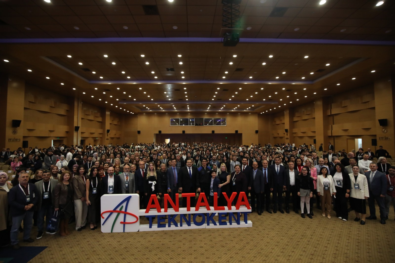   Akdeniz Üniversitesi Antalya Teknokent’in ev sahipliğinde düzenlenen 8. Akdeniz