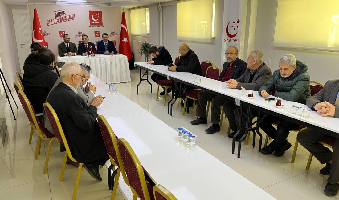 Saadet Partisi (SP) Afyonkarahisar İl Başkanlığı, parti il binasında basın