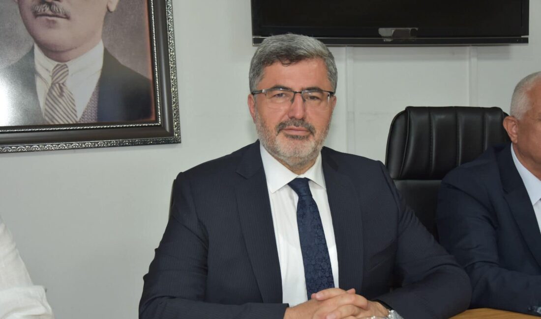 AK Parti Afyonkarahisar 8. Olağan Kongresi’nde basın mensuplarıyla, Bakan Mahinur