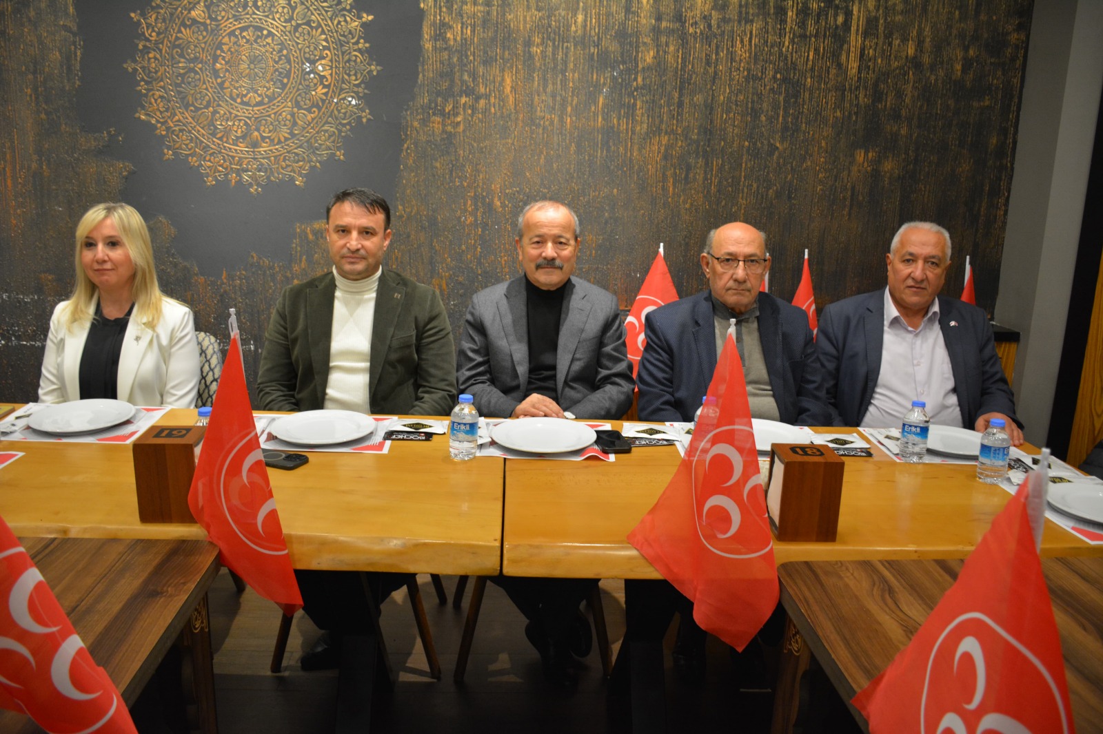 
Milliyetçi Hareket Partisi Afyonkarahisar Milletvekili Mehmet Taytak, İl Başkanı Ahmet