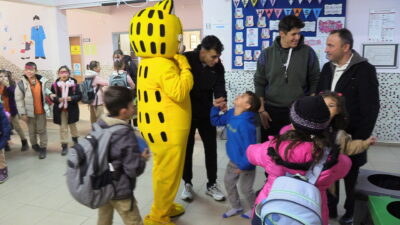 Afyon Kocatepe Üniversitesi Spor Bilimleri Fakültesinde eğitim gören 5 öğrenci,