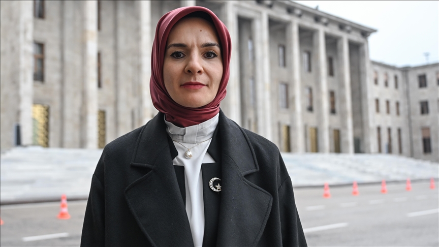 Bakan Göktaş, çocukların sosyal medya kullanımına ilişkin dünyadaki uygulamaları incelediklerini,