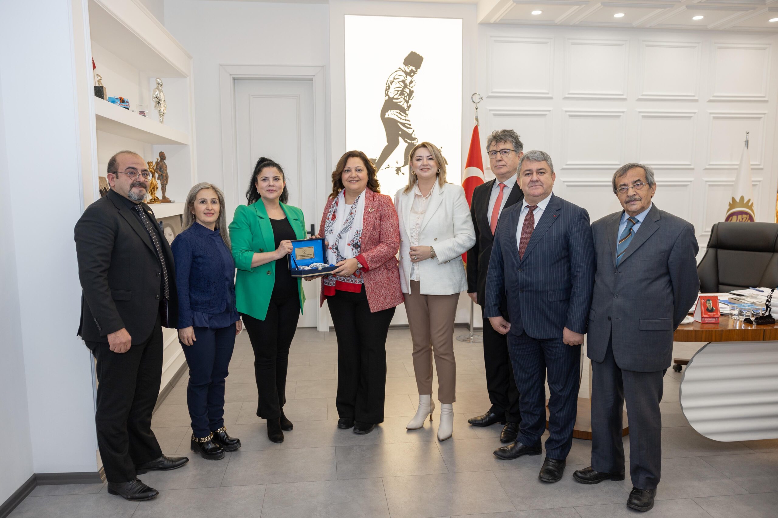 Afyonkarahisar Basın Cemiyeti yeni Başkanı Selcen Dilek Çöygün ve yönetim