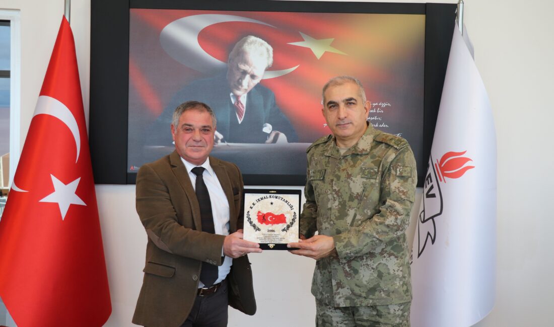 Tuğgeneral Dağlı’dan AEV’e ziyaret Afyon Eğitim Vakfı Genel Sekreteri Murat Diker, Afyonkarahisar İkmal ve