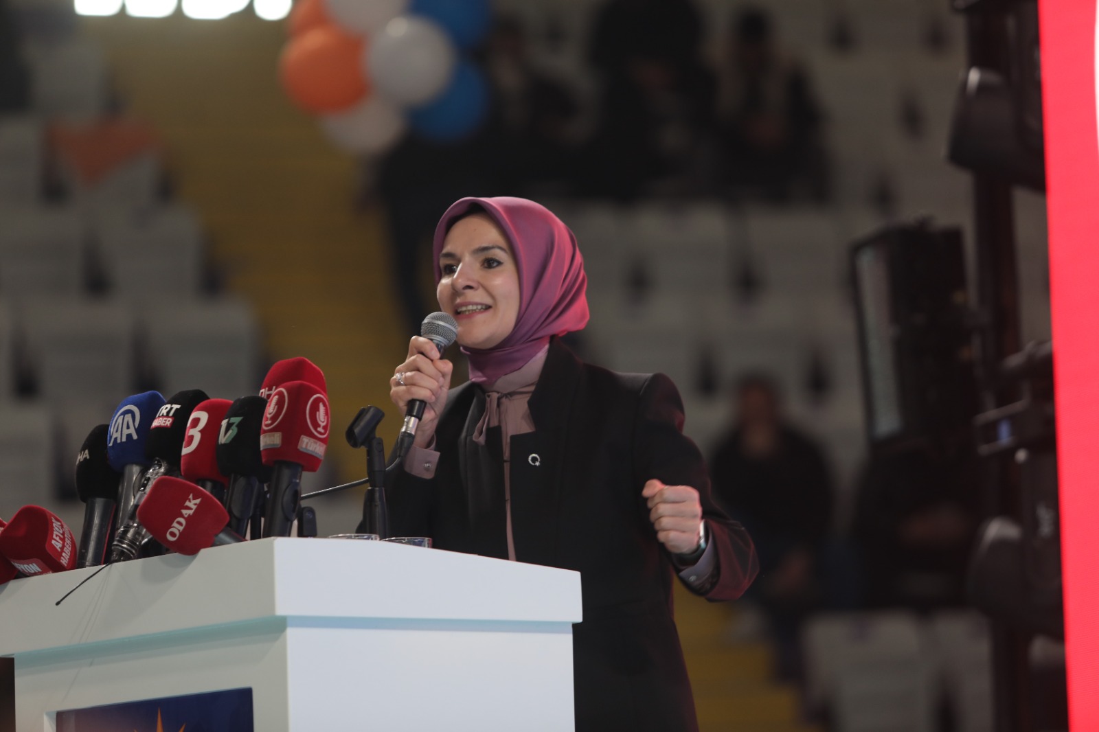 Aile ve Sosyal Hizmetler Bakanı Mahinur Özdemir Göktaş, AK Parti