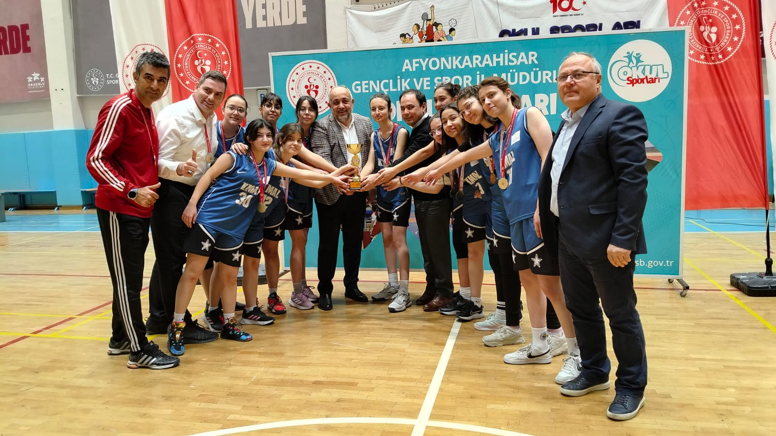 Basketbolda Afyonkarahisar Liseler Arası İl Birinciliği Final maçında Afyonkarahisar’ın akademik