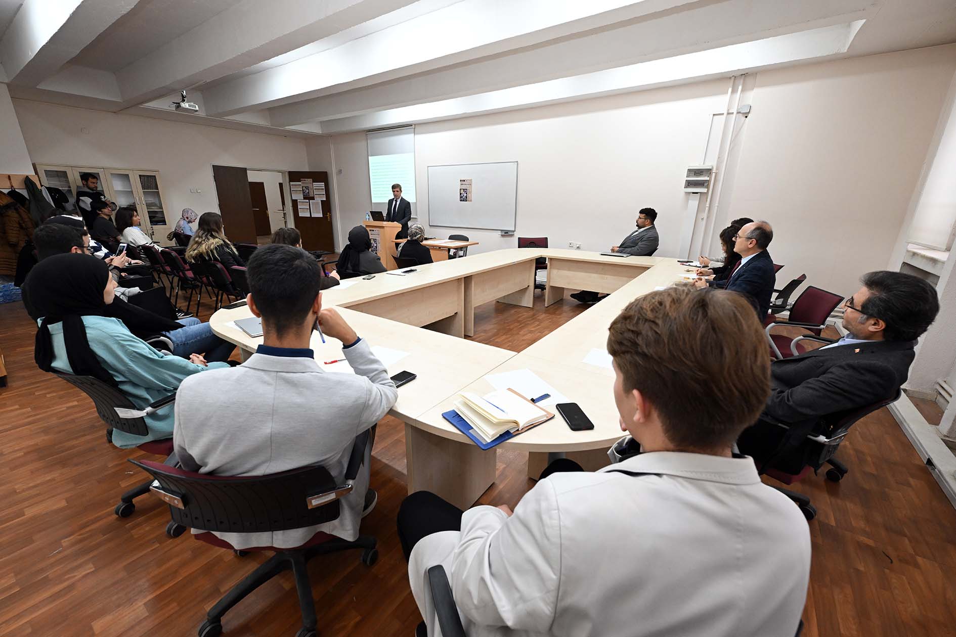 Afyon Kocatepe Üniversitesi (AKÜ) Fen Edebiyat Fakültesi Tarih Bölüm Başkanlığı