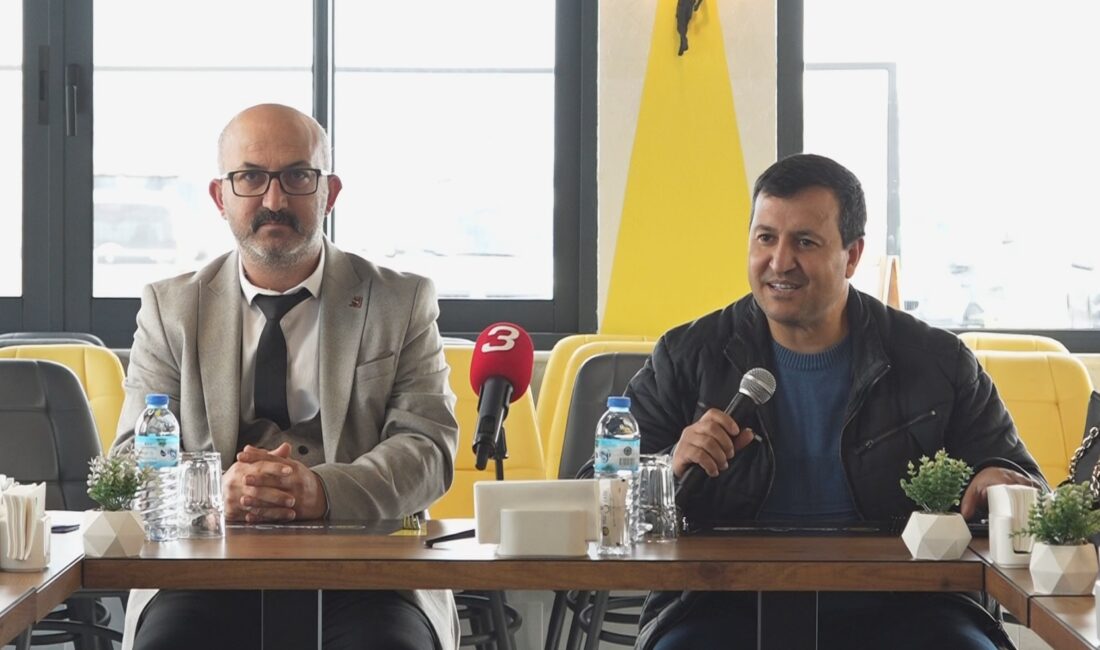 Sayın Vakfı, Afyonkarahisar’da görev yapan muhtarlarla bir araya geldi. 4
