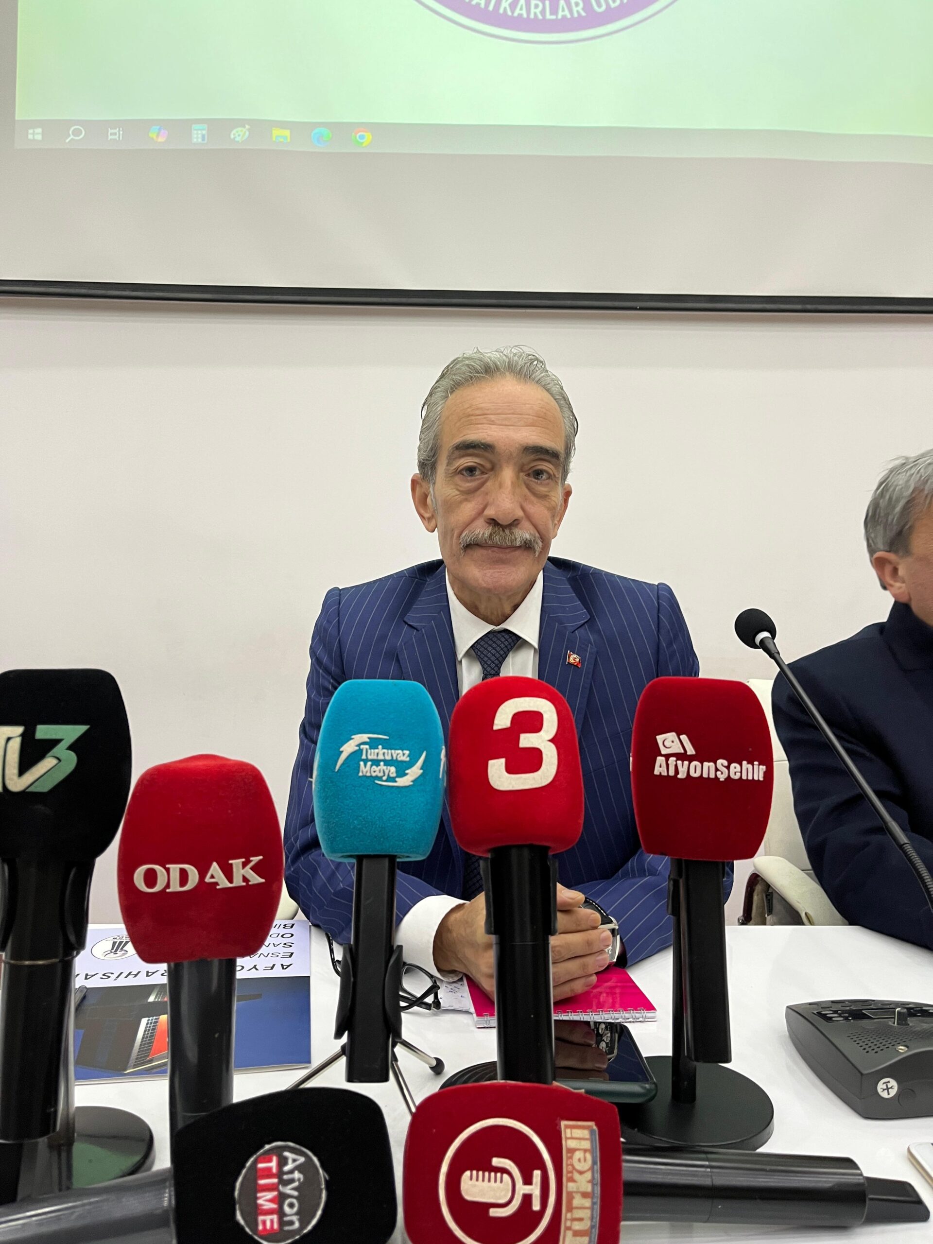 Afyonkarahisar Esnaf ve Sanatkarlar Odaları Birliği (ESOB) Başkanı Cengiz Üstün,