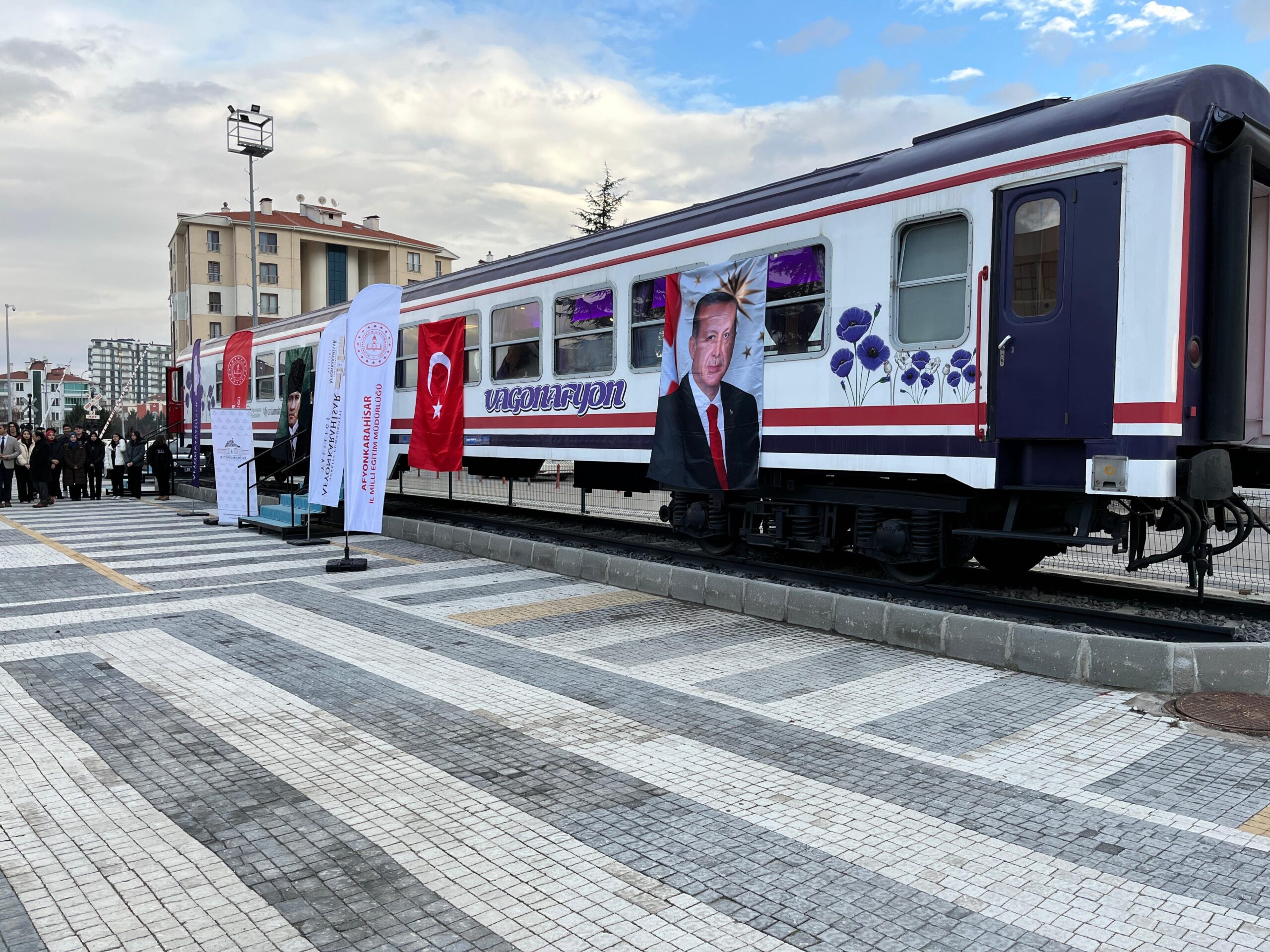 Afyonkarahisar’da Olgunlaşma Enstitüsü bünyesinde Afyonkarahisar’ın gastronomi ürünlerinin satışının yapılacağı eski