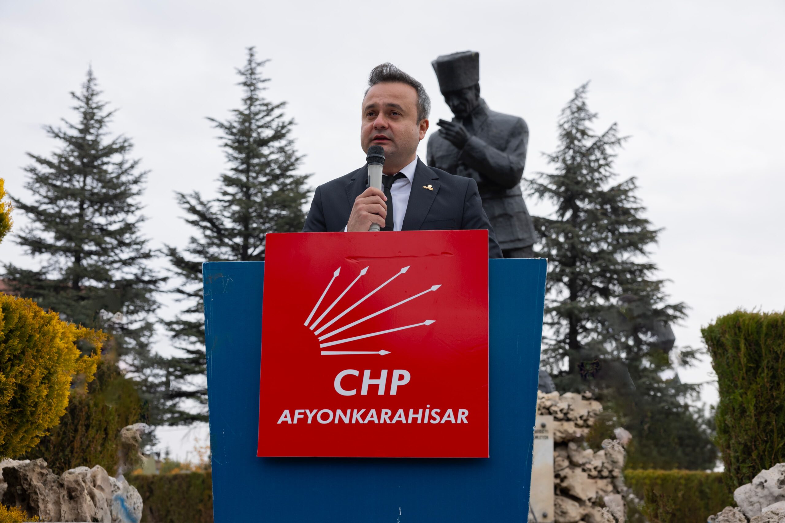 
Cumhuriyet Halk Partisi Afyonkarahisar İl Başkanı Faruk Duha Erhan, iktidarın