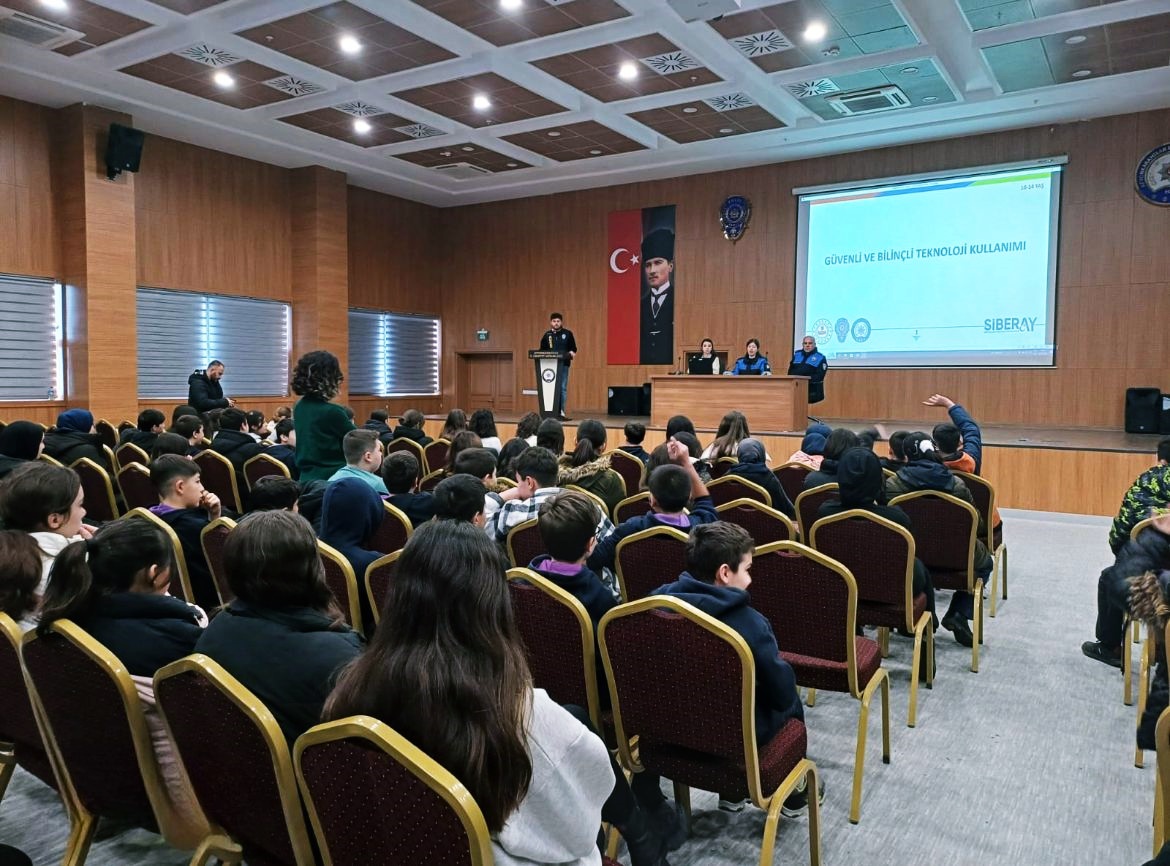 Afyonkarahisar İl Emniyet Müdürlüğü ekipleri, Şehit Ali Ünlü Konferans Salonu’nda