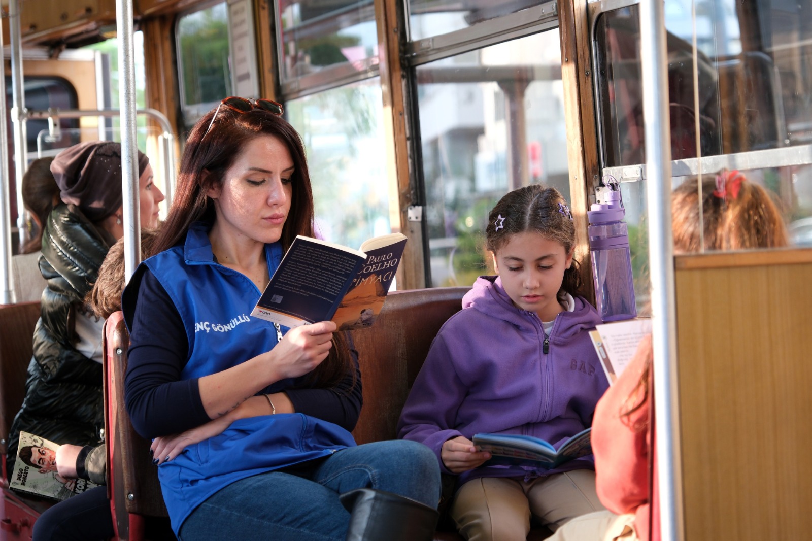 Antalya Büyükşehir Belediyesi Nostalji Tramvayı, “Kitap Okuma Halkaları” etkinliğine ev