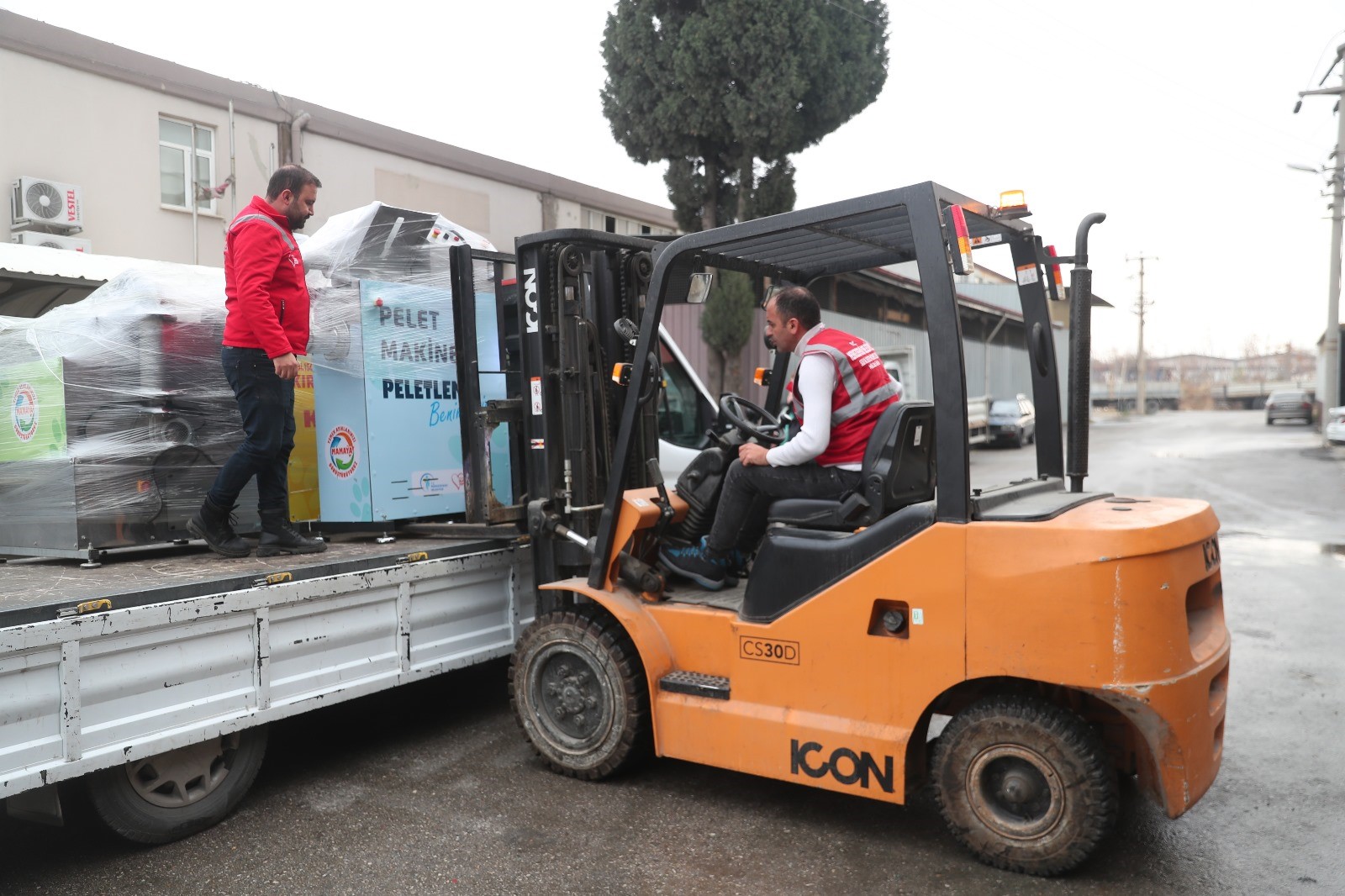 Denizli Merkezefendi Belediyesi tarafından üretilen mama üretim makineleri kullanılacağı 21.