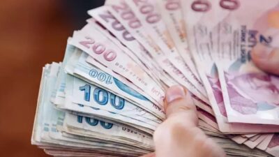 İşçi, işveren ve hükümet temsilcilerinden oluşan Asgari Ücret Tespit Komisyonu,