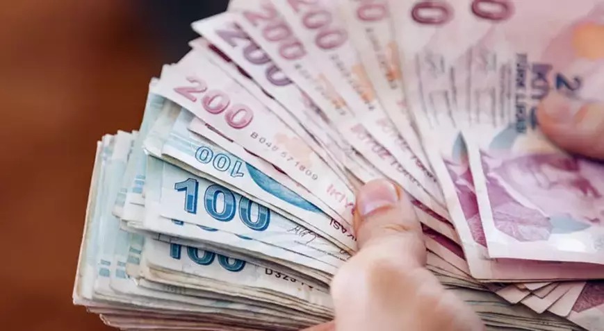 İşçi, işveren ve hükümet temsilcilerinden oluşan Asgari Ücret Tespit Komisyonu,