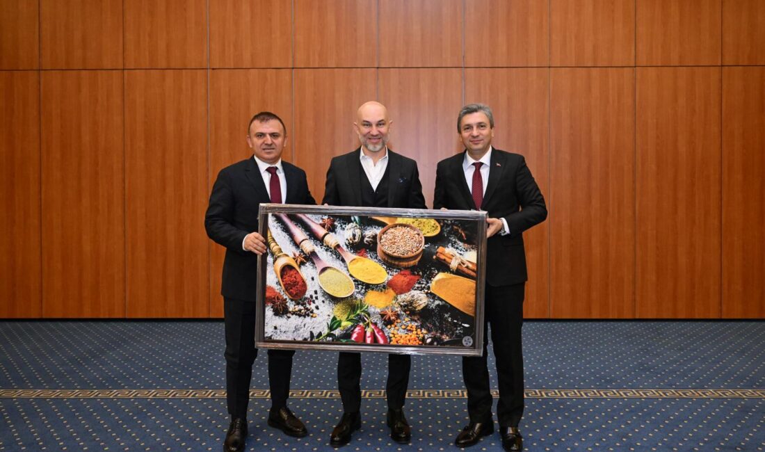 
Antalya İş İnsanları Meclisi ev sahipliğinde düzenlenen İş Dünyası Buluşması