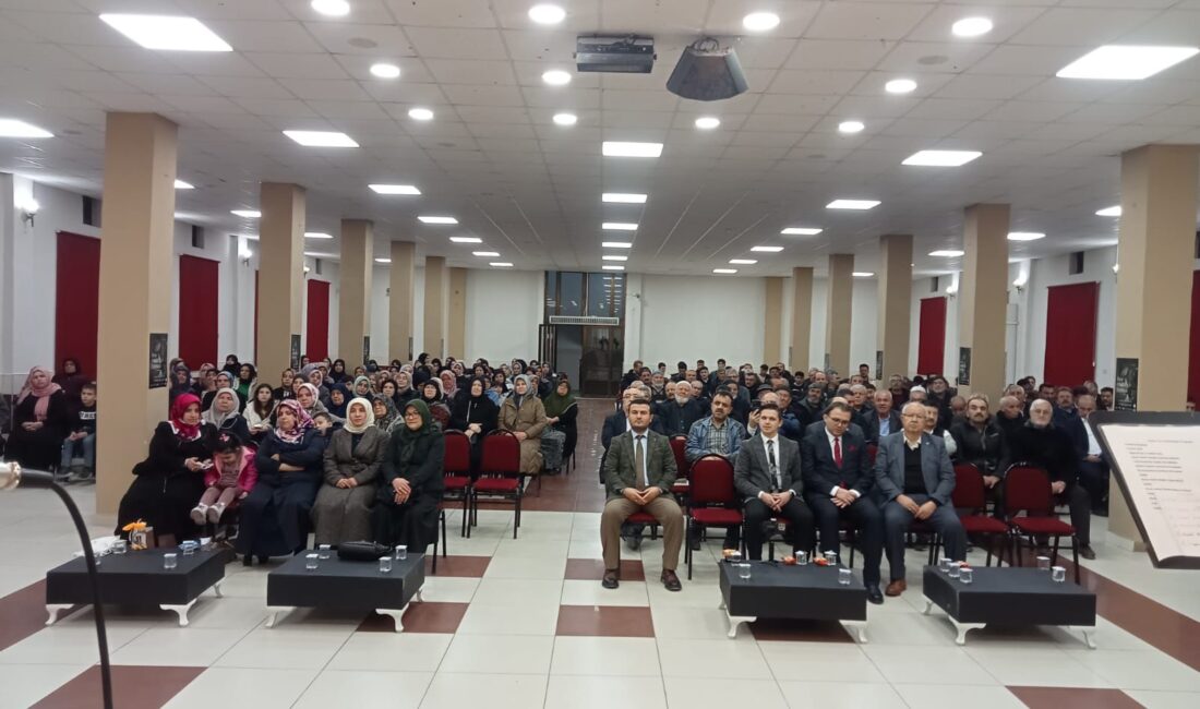 Dazkırı’da “Bir konu bir konuk” projesi Dazkırı'da İlçe Müftülüğünün düzenlediği "Bir konu bir konuk" projesi sürüyor.