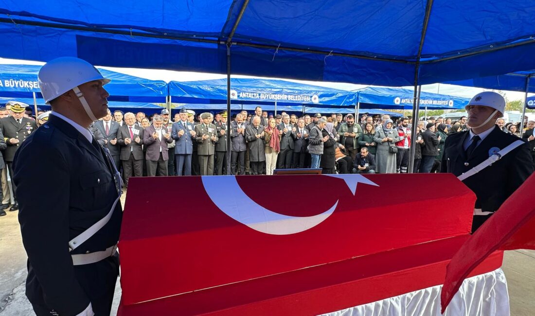 Muğla’da sisli havada kalkış sırasında Eğitim ve Araştırma Hastanesi'ne çarparak