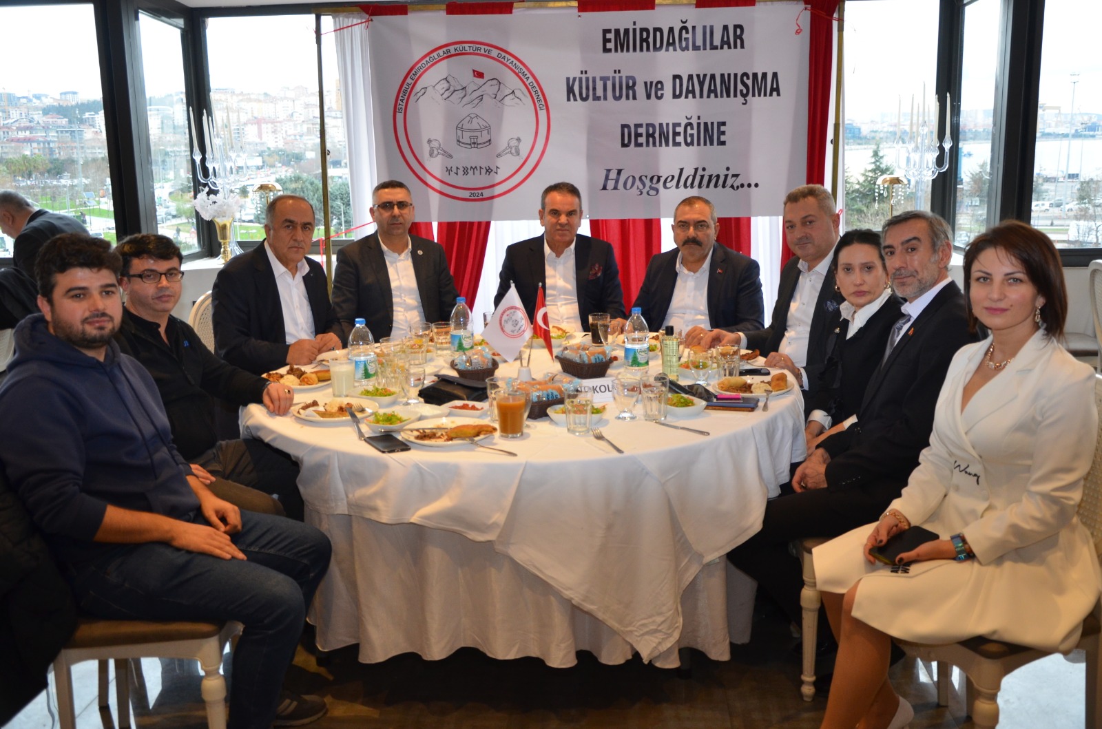 İstanbul’da yaşayan Afyonkarahisar Emirdağlılar yeni kurdukları “Afyonkarahisar Emirdağlılar Derneği” çatısı