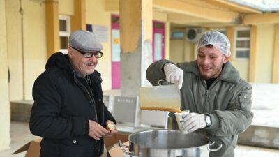 
Emirdağ Belediyesi, hayata geçirdiği sosyal projelerle vatandaşların gönlünde yer edinmeye