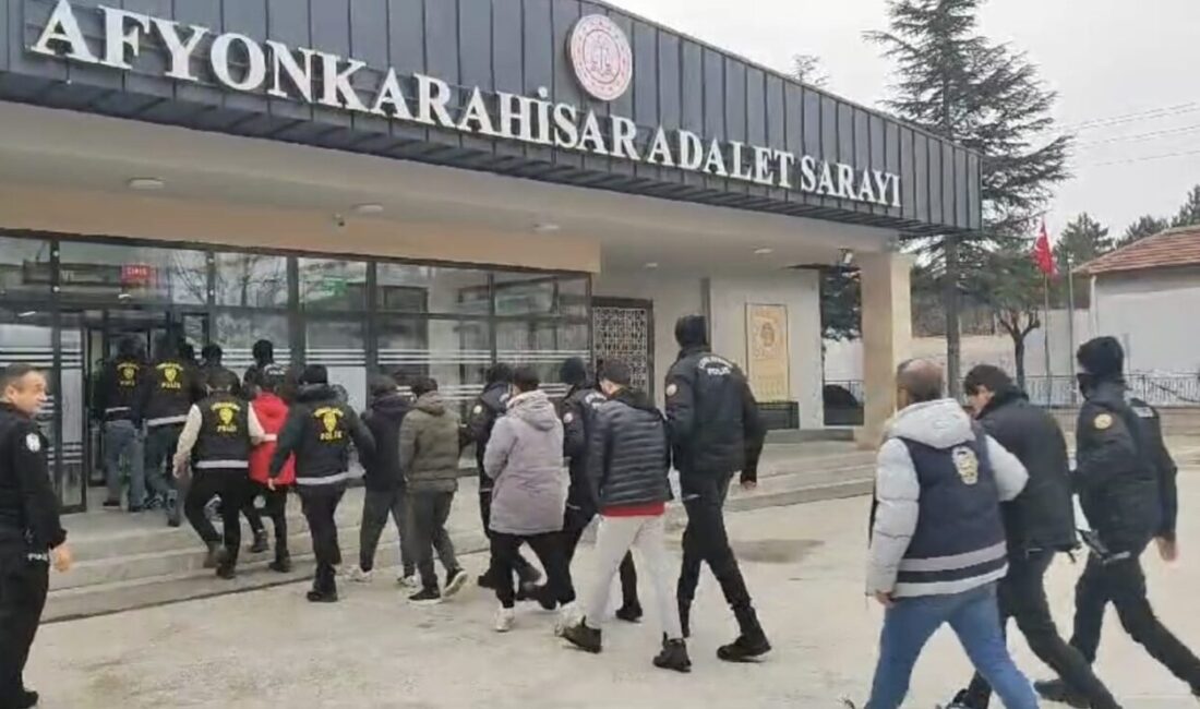 AFYONKARAHİSAR (AA) – Afyonkarahisar merkezli 4 ilde düzenlenen dolandırıcılık operasyonunda