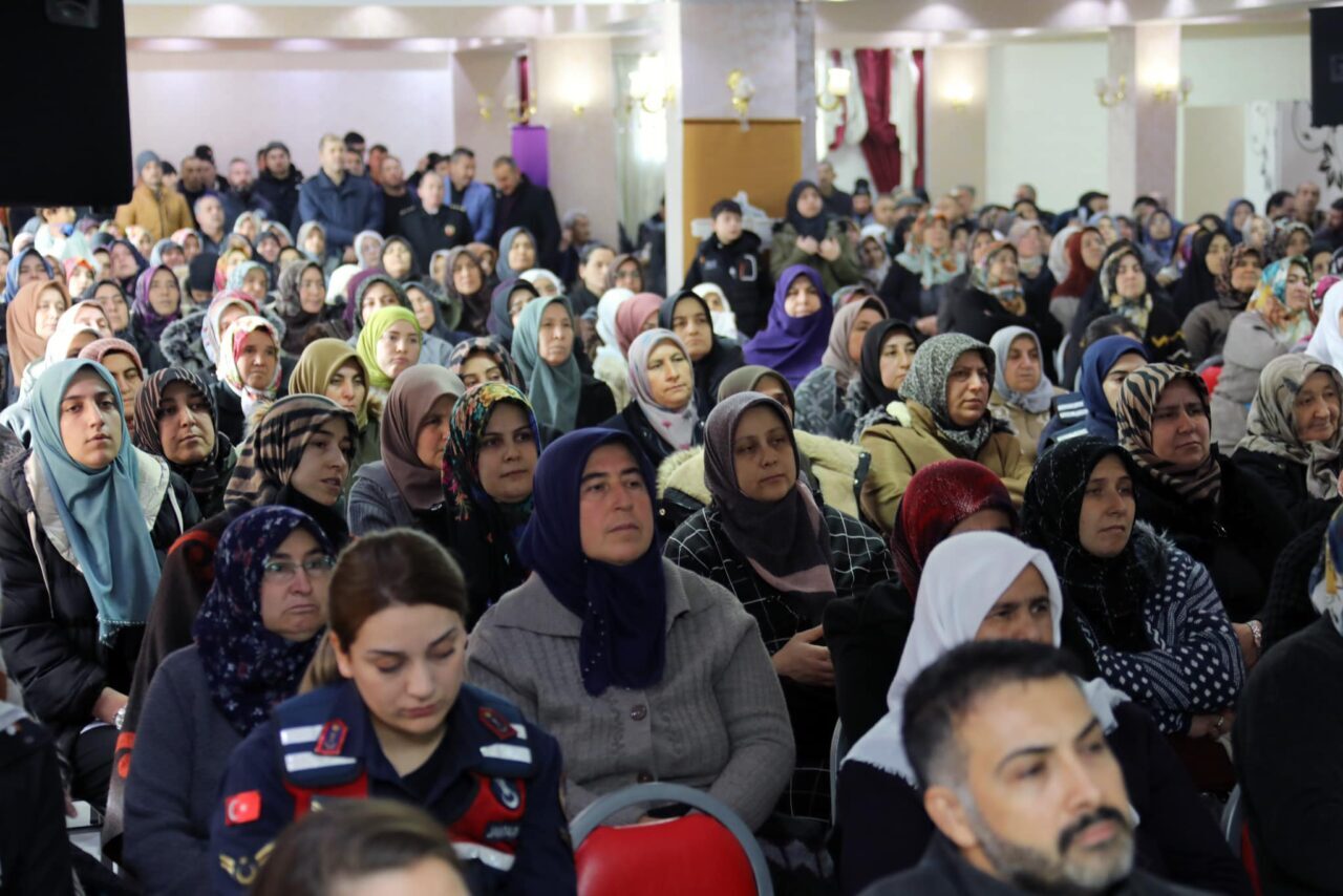 Afyonkarahisar Valisi Doç. Dr. Kübra Güran Yiğitbaşı, Afyonkarahisar'a bağlı Sülümenli