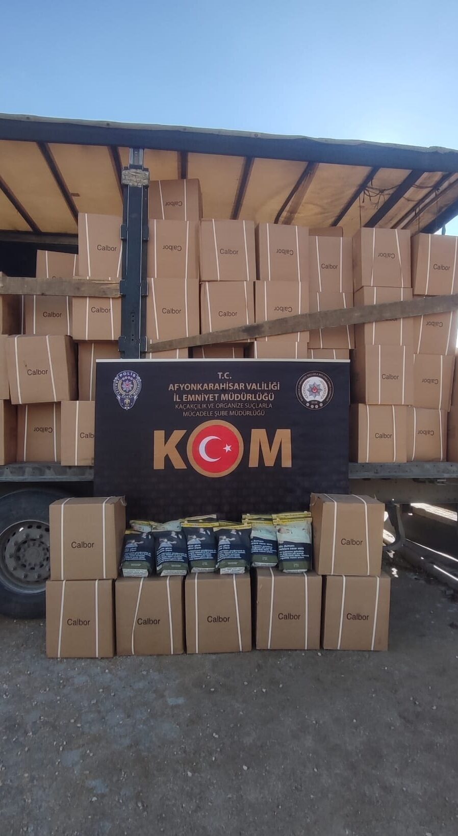 AFYONKARAHİSAR (AA) – Afyonkarahisar'da bir tırın dorsesinde 2 bin 860