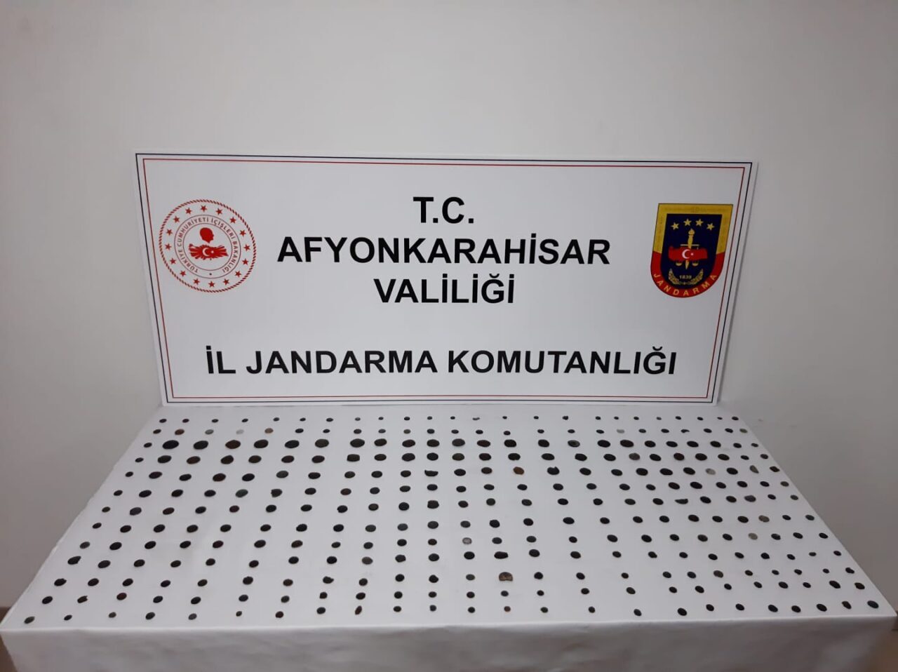 AFYONKARAHİSAR (AA) – Afyonkarahisar'da Roma dönemine ait olduğu değerlendirilen 320