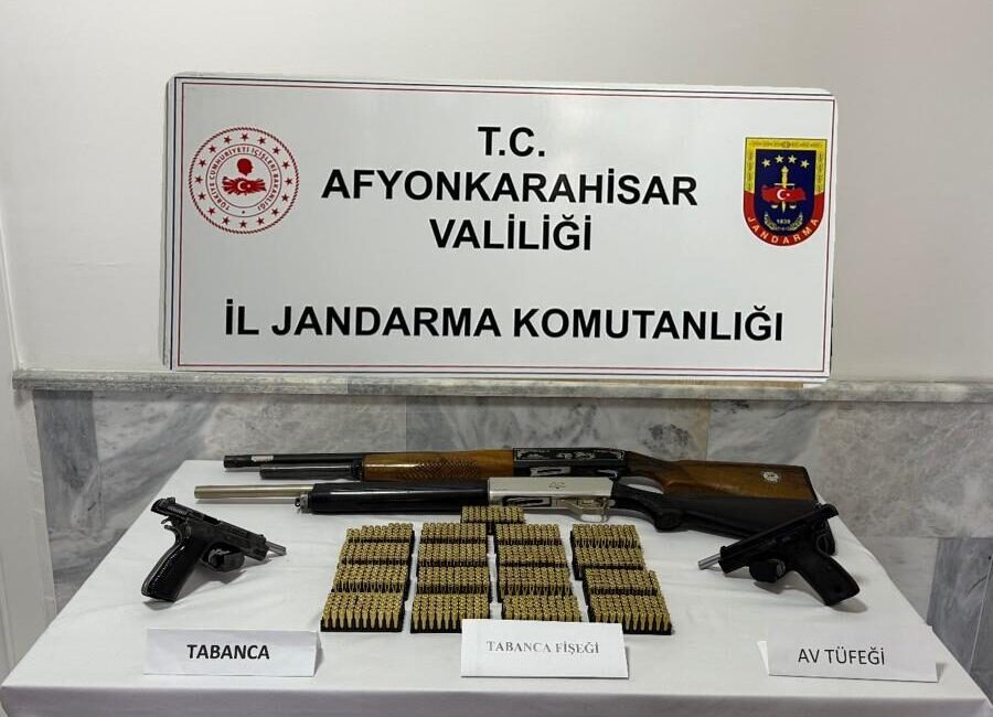 Afyonkarahisar’da 12 yıl 3 ay kesinleşmiş hapis cezasıyla aranan firari