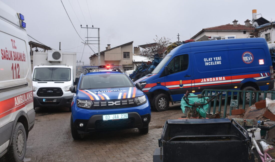 Afyonkarahisar'da çıkan ev yangınında bir kişi hayatını kaybetti.