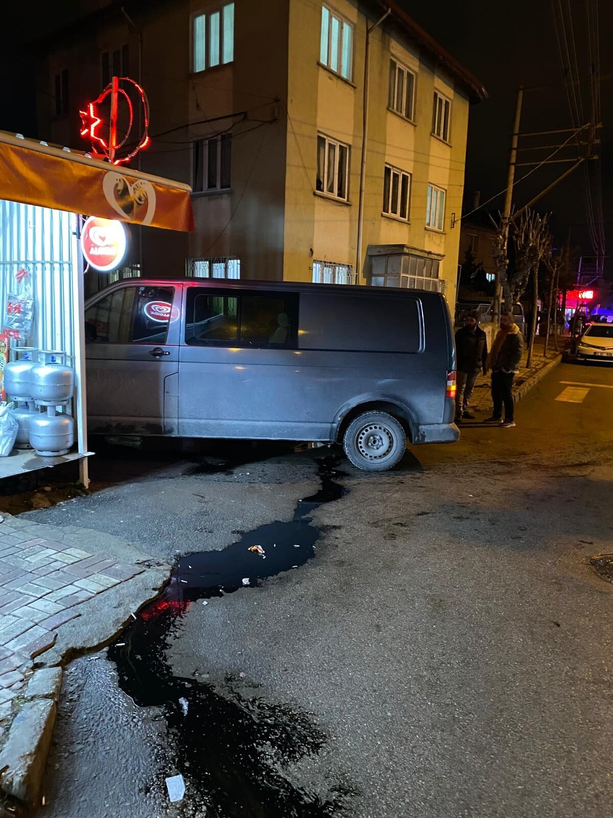 AFYONKARAHİSAR (AA) – Afyonkarahisar'da kamyonetin çarptığı yaya hayatını kaybetti. M.E.
