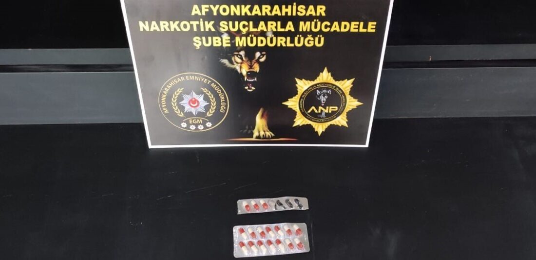 Afyonkarahisar’da uyuşturucu operasyonunda yakalanan 13 şüpheliye adli işlem uygulandı. İl