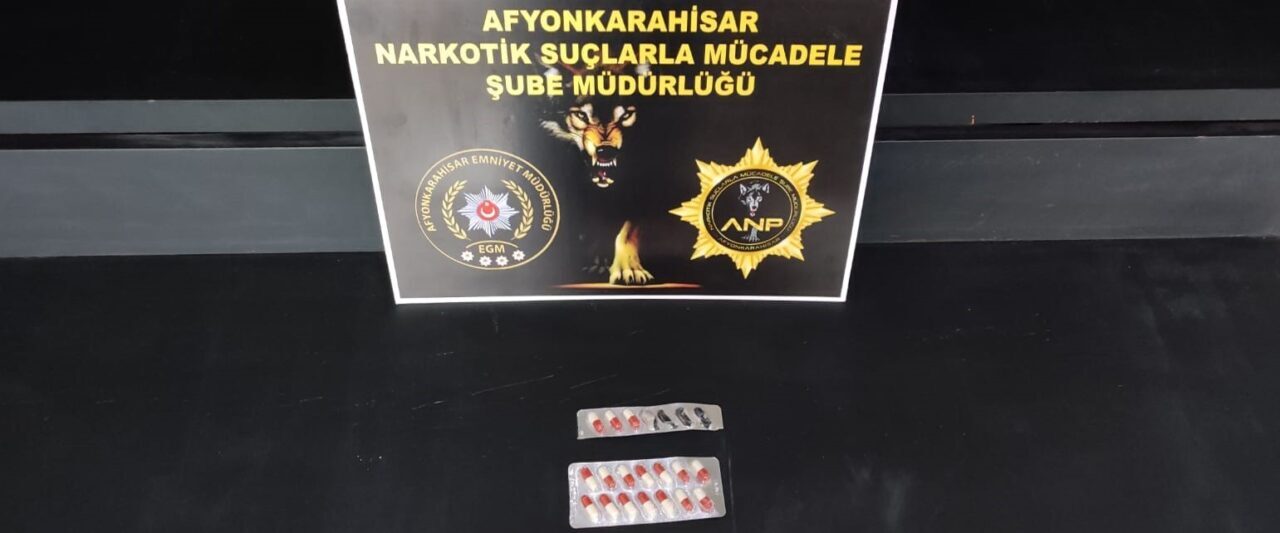 Afyonkarahisar’da uyuşturucu operasyonunda yakalanan 13 şüpheliye adli işlem uygulandı. İl