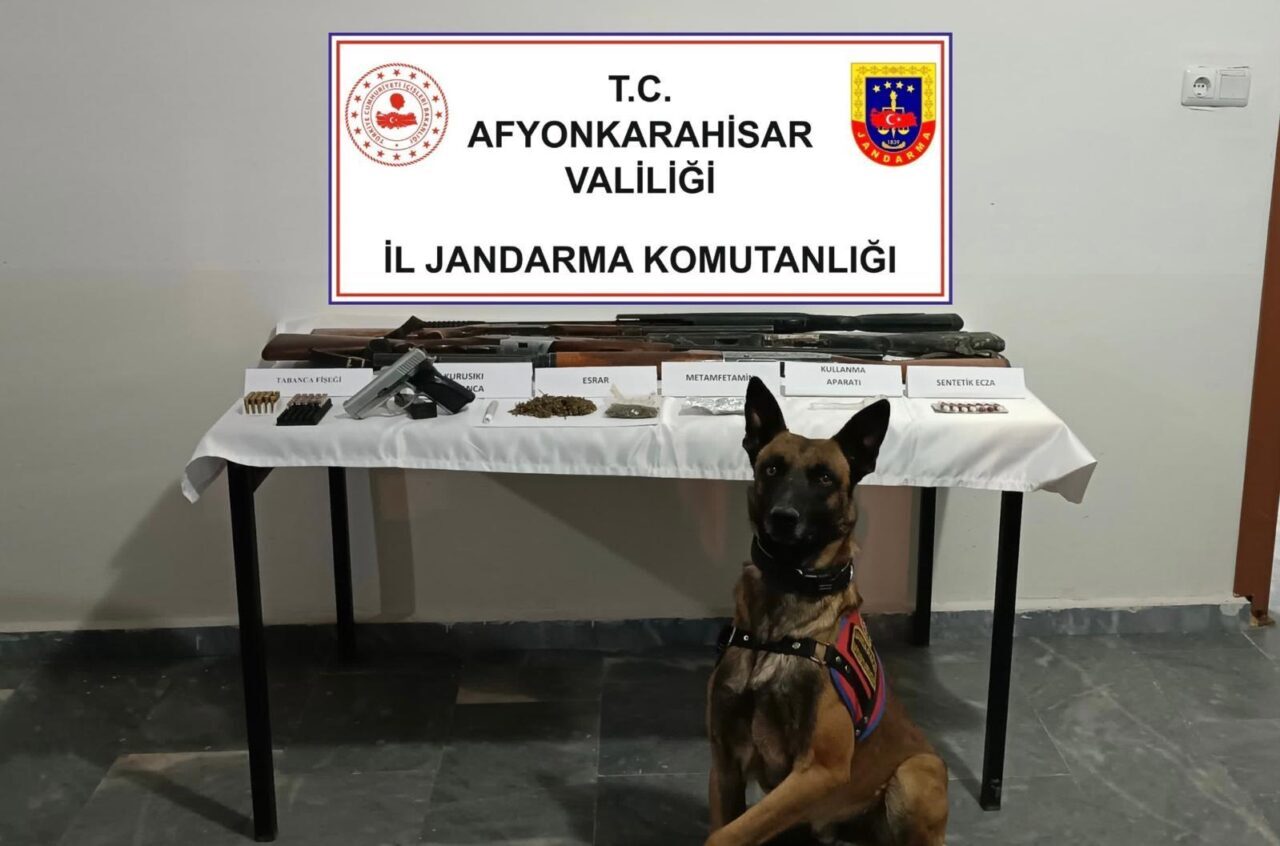 AFYONKARAHİSAR (AA) – Afyonkarahisar'ın Sultandağı ilçesinde uyuşturucu operasyonunda 3 şüpheli