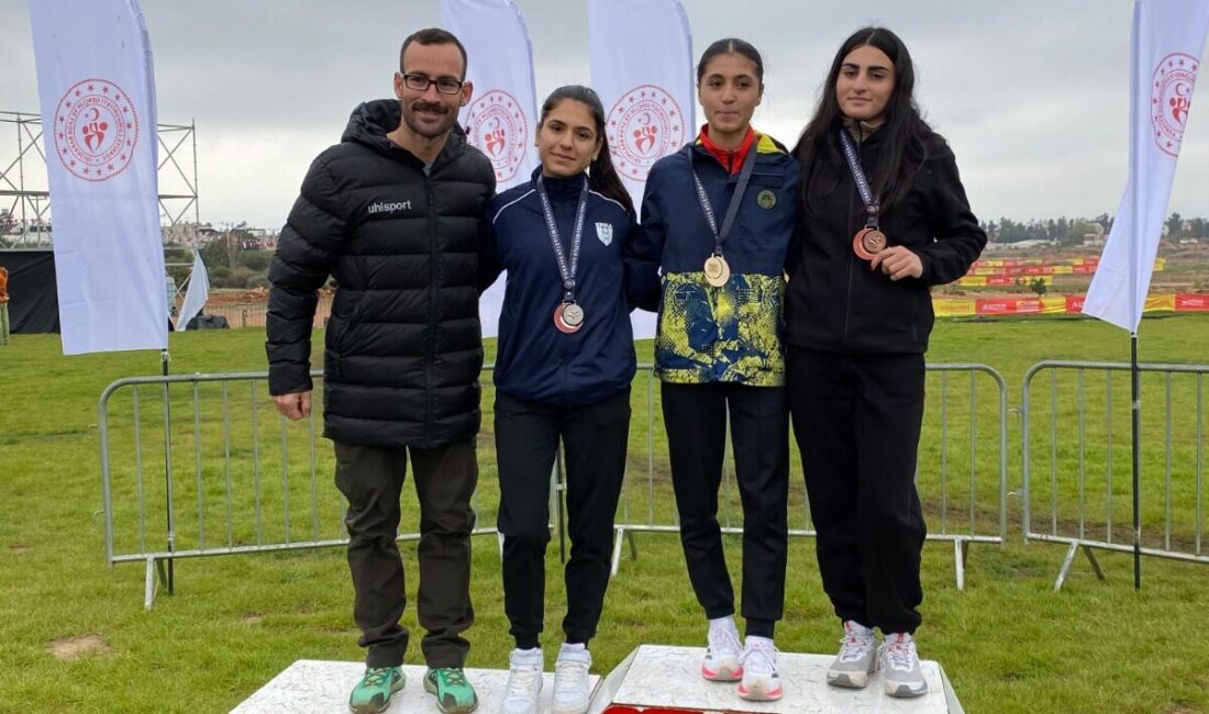 AFYONKARAHİSAR (AA) – Antalya'da düzenlenen Bölgesel Kros Ligi final etabında