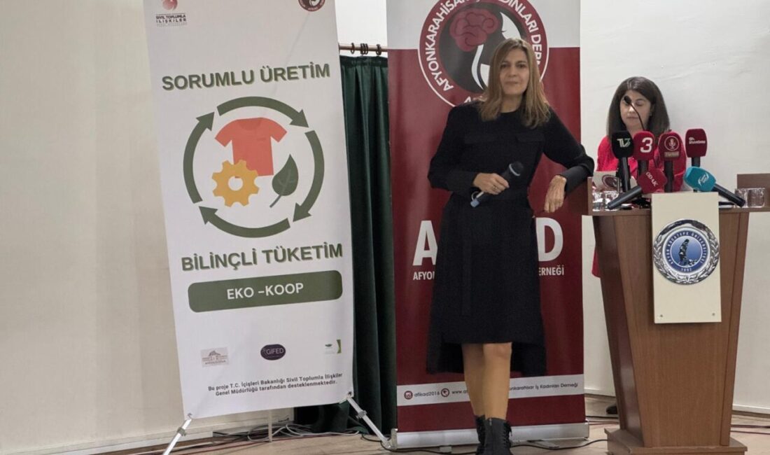 AFYONKARAHİSAR (AA) – Afyonkarahisar'da "Zafer Kart Projesi" tanıtıldı. Belediye Başkanı