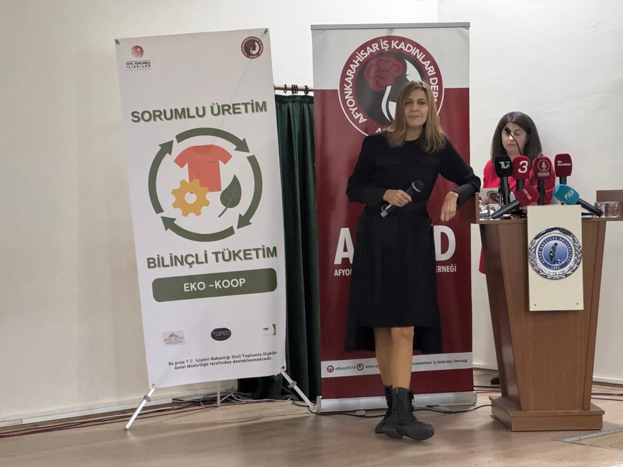 AFYONKARAHİSAR (AA) – Afyonkarahisar'da "Zafer Kart Projesi" tanıtıldı. Belediye Başkanı