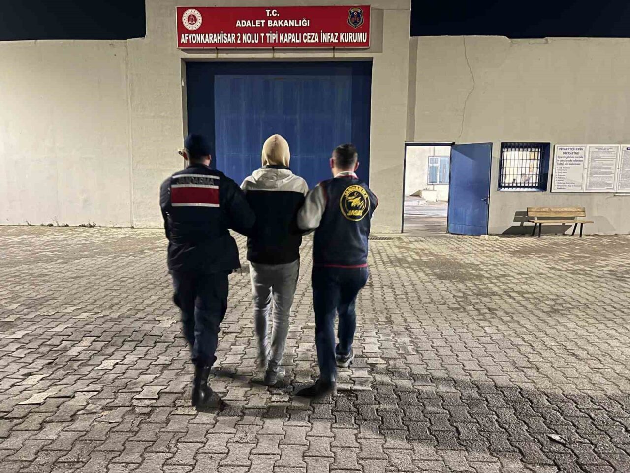 Afyonkarahisar’da farklı tarihlerde yaşanan 13 büyükbaş hayvan hırsızlığını gerçekleştirdiği tespit