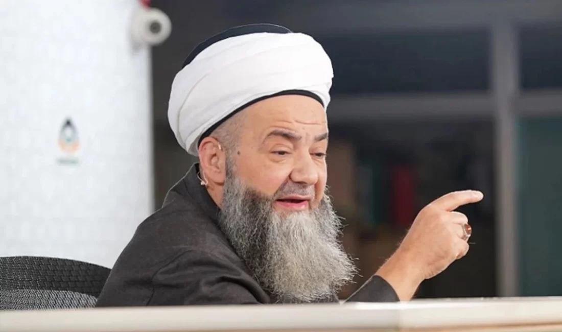 Kamuoyunda 'Cübbeli Ahmet Hoca' olarak bilinen Ahmet Mahmut Ünlü, bir