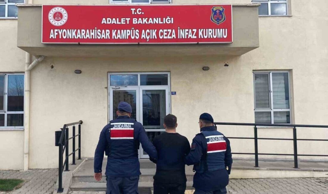 Afyonkarahisar’da dolandırıcı avı! Afyonkarahisar’da çeşitli suçlardan hapis cezalarıyla aranan 3 şahıs jandarmanın takibi