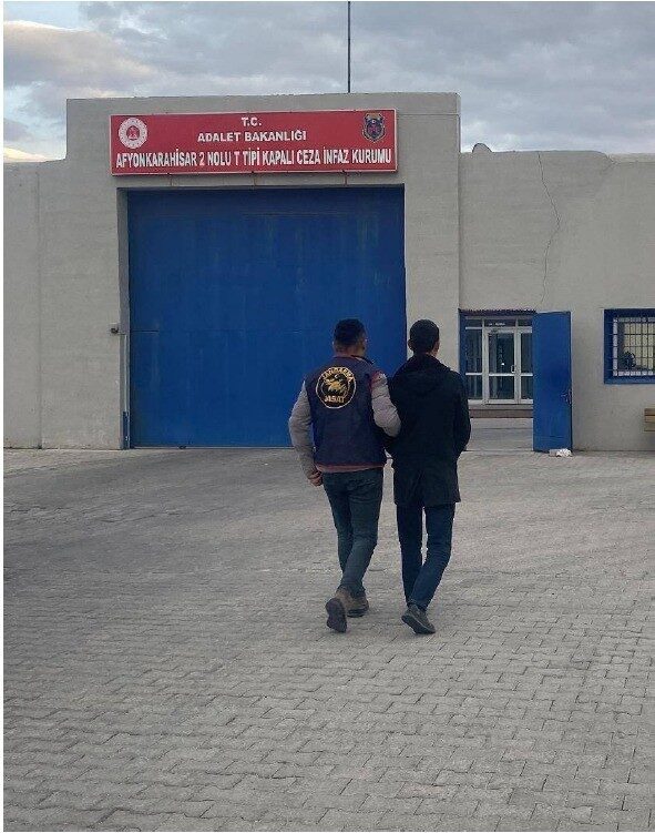 Afyonkarahisar’da 4 yıl 2 ay kesinleşmiş hapis cezası bulunan şahıs