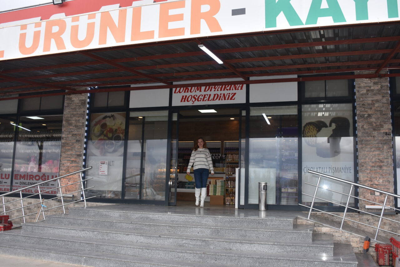 - Afyonkarahisar'da yaşayan ev hanımı, iki çocuğunu büyüttükten sonra Tarım