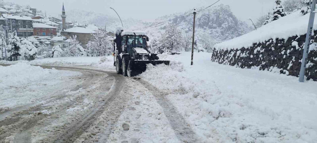 Afyonkarahisar’da son 2 gün etkili olan kar yağışı sonrası İl
