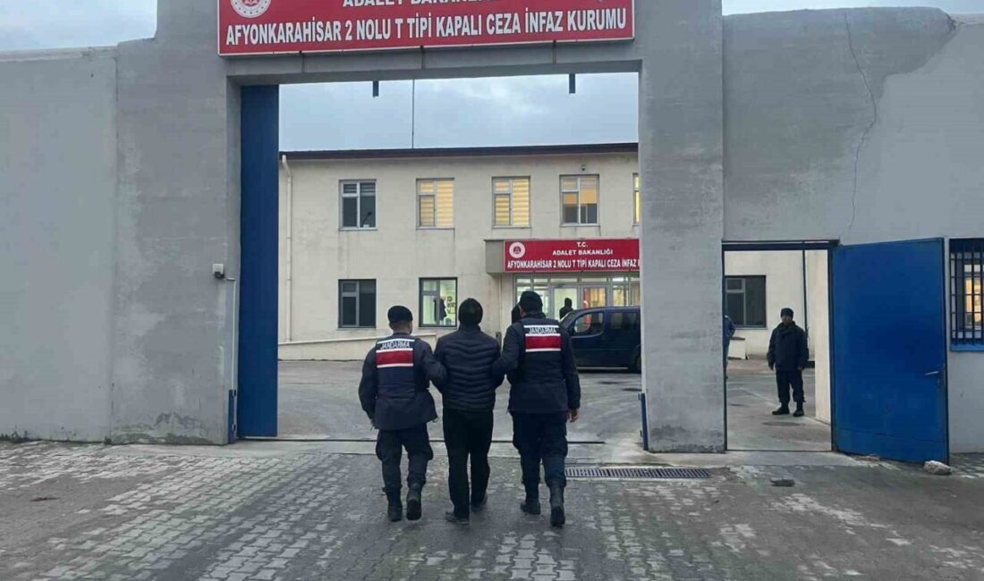 Kişisel verilere hukuka aykırı ele geçiren kaçak şahıs yakalandı Afyonkarahisar’da ele geçirdiği kişisel verileri hukuka aykırı olarak ele geçirerek