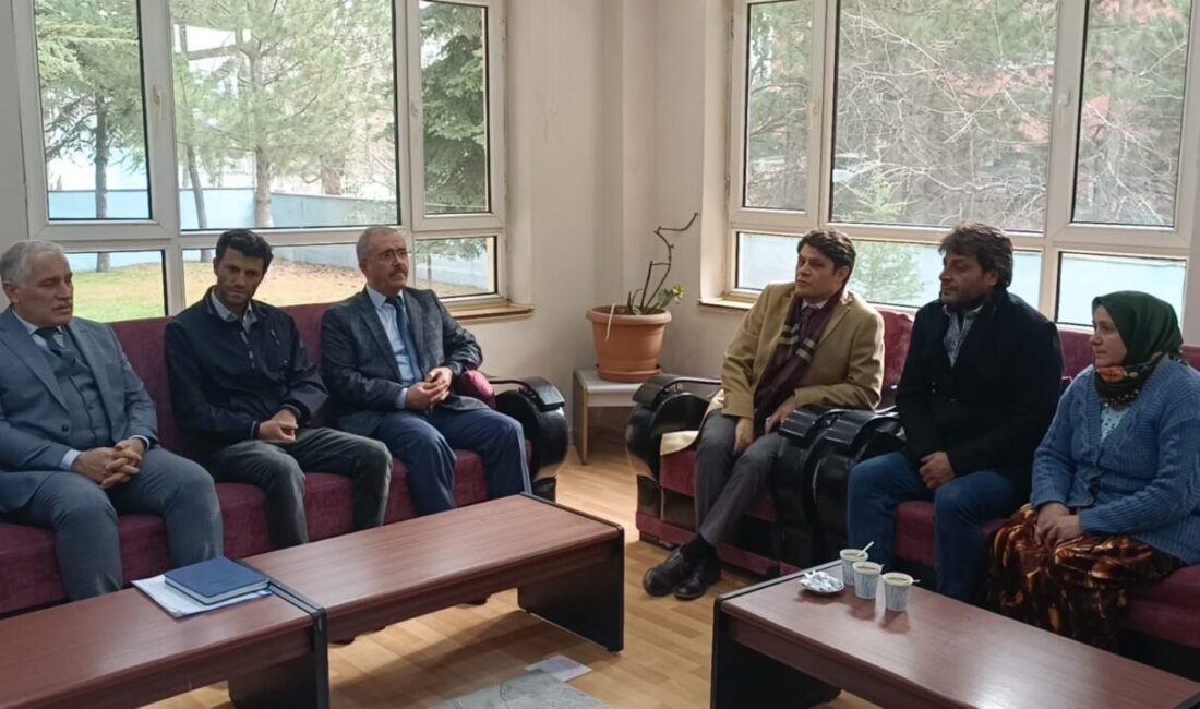 Afyonkarahisar’da geçtiğimiz hafta sonu yaşanan yangında evlerini yanan ve sokakta