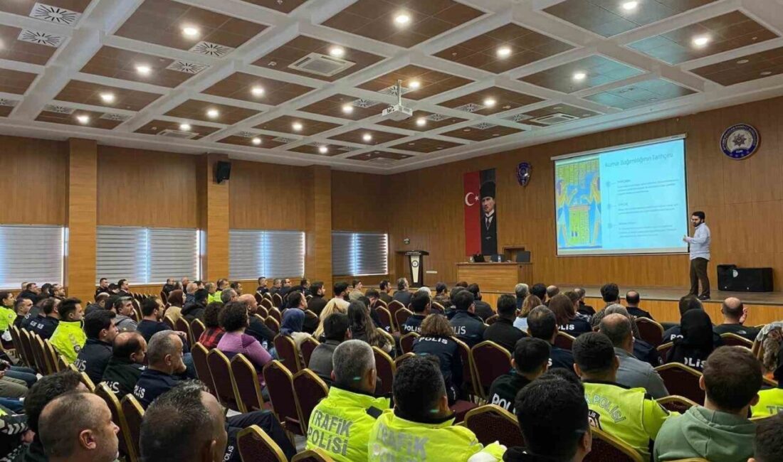 Polislere psikiyatri konulu konferans verildi Afyonkarahisar İl Emniyet Müdürlüğü personellerine psikiyatri konulu konferans verildi.