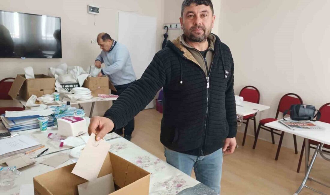 Afyonkarahisar Şuhut Muhtarlar Derneği’nde gerçekleştirilen seçim sonrası mevcut başkan Fevzi
